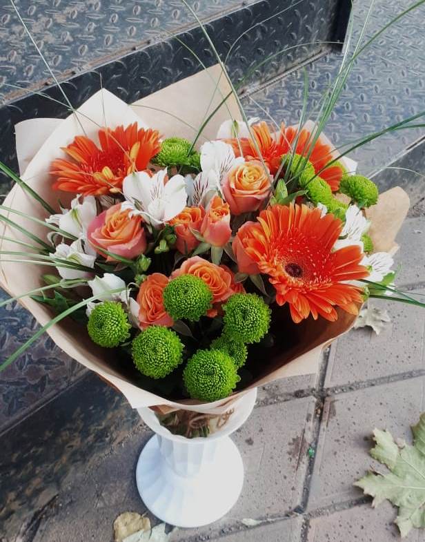 Букет цветов из: Герберы, Хризантемы, Альстромерии и Розы в Посевной