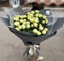Букет Белые кустовые розы Солинеро в Посевной
