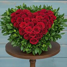 Цветочная композиция из Розы в виде сердца в Посевной