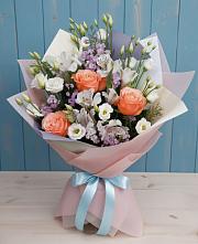 Букет цветов из:  Лизиантусы, Розы, Альстромерии и Гипсофила в Посевной