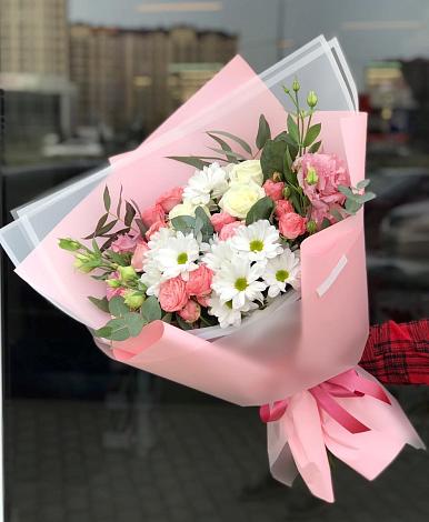 Букет цветов из: Розы, Лизиантусы и Хризантемы в Посевной