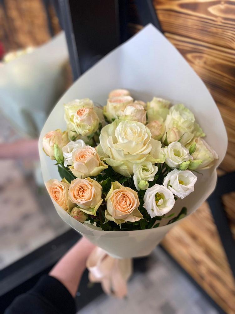 Букет цветов из: Розы и Лизиантусы в Посевной